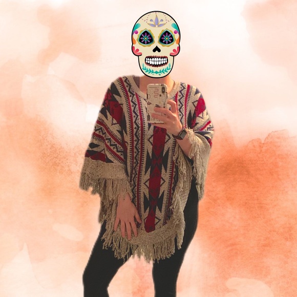 Tribal/Aztec Print Poncho Sweater // one size - Picture 6 of 6